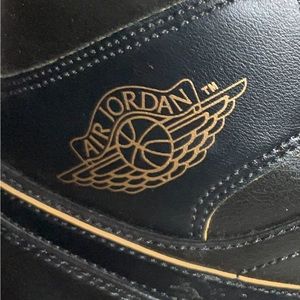 Air Jordan 1 Mid Black Gold